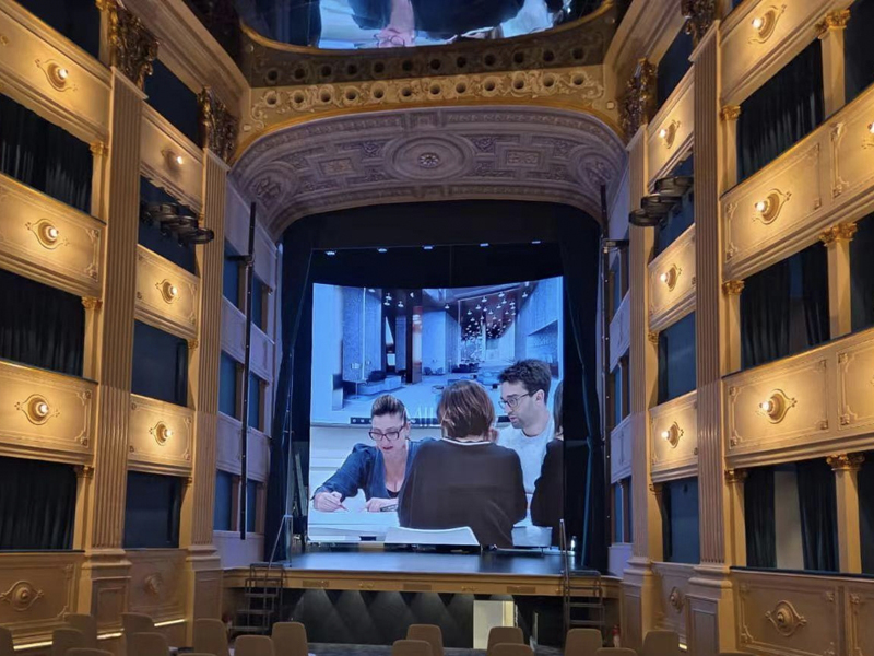 海外 某剧院.jpg